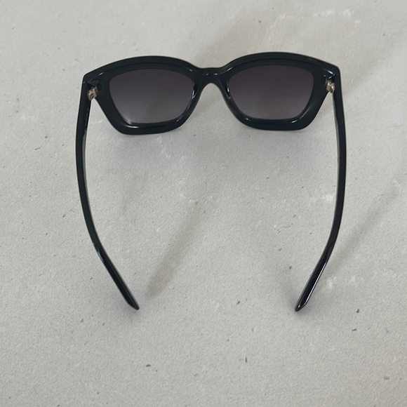 Salvatore Ferragamo Sunglasses - Picture 3 of 8